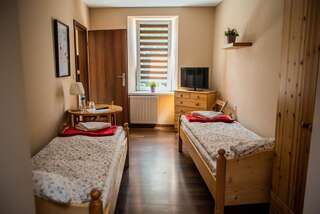 Хостелы Hostel KaWuKa Забже Двухместный номер с 2 отдельными кроватями-2