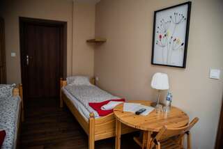Хостелы Hostel KaWuKa Забже Двухместный номер с 2 отдельными кроватями-5
