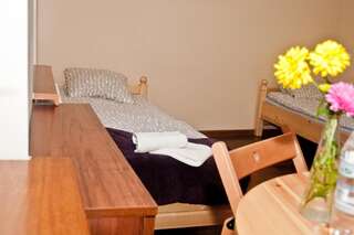 Хостелы Hostel KaWuKa Забже Двухместный номер с 2 отдельными кроватями-18