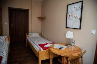 Хостелы Hostel KaWuKa Забже Двухместный номер с 2 отдельными кроватями-26