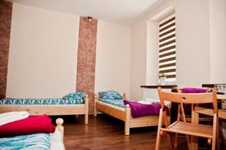 Хостелы Hostel KaWuKa Забже Трехместный номер-6
